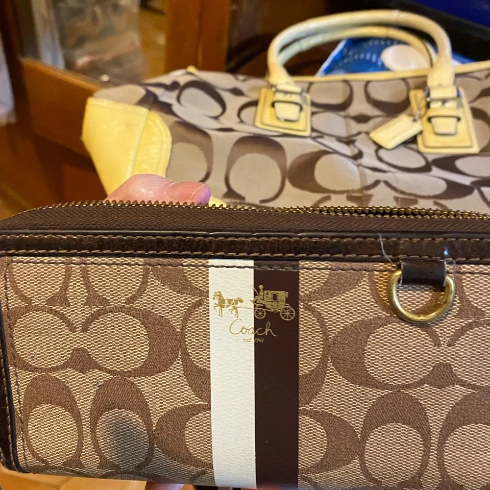 650 Coach yellow & tan with Coach billfold Preowned condition see pics### - Picture 6 of 13